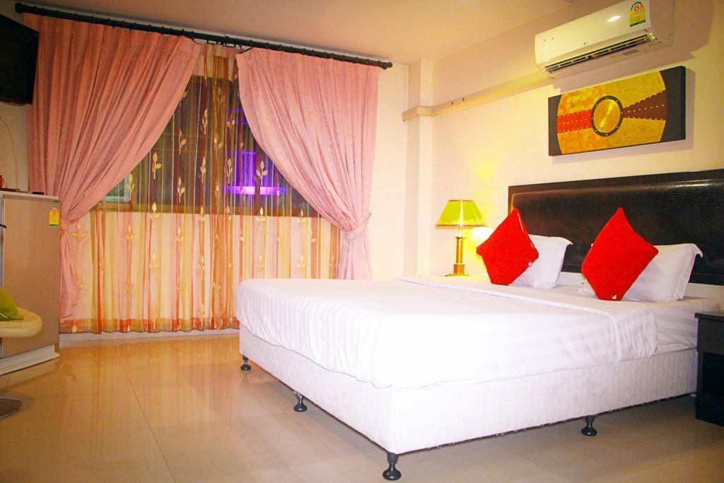 Royal Q & D Suites Pattaya Eksteriør billede