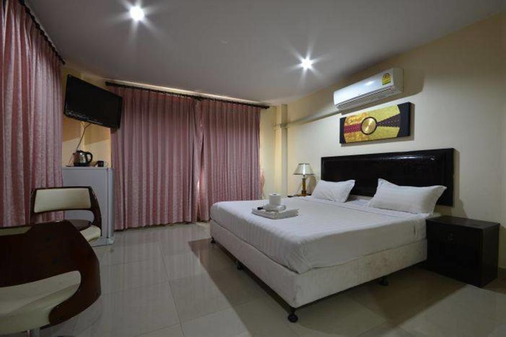 Royal Q & D Suites Pattaya Eksteriør billede