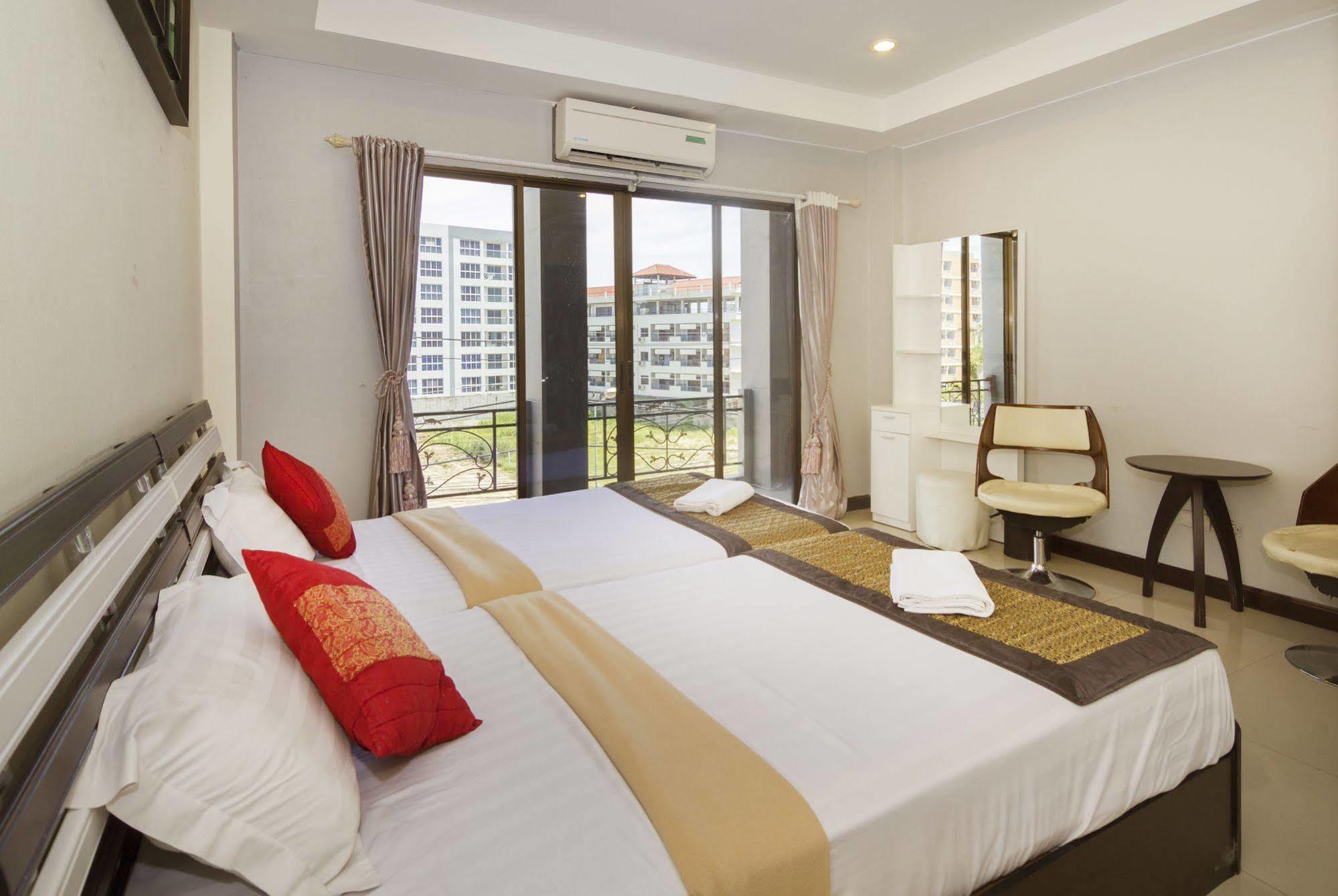 Royal Q & D Suites Pattaya Eksteriør billede