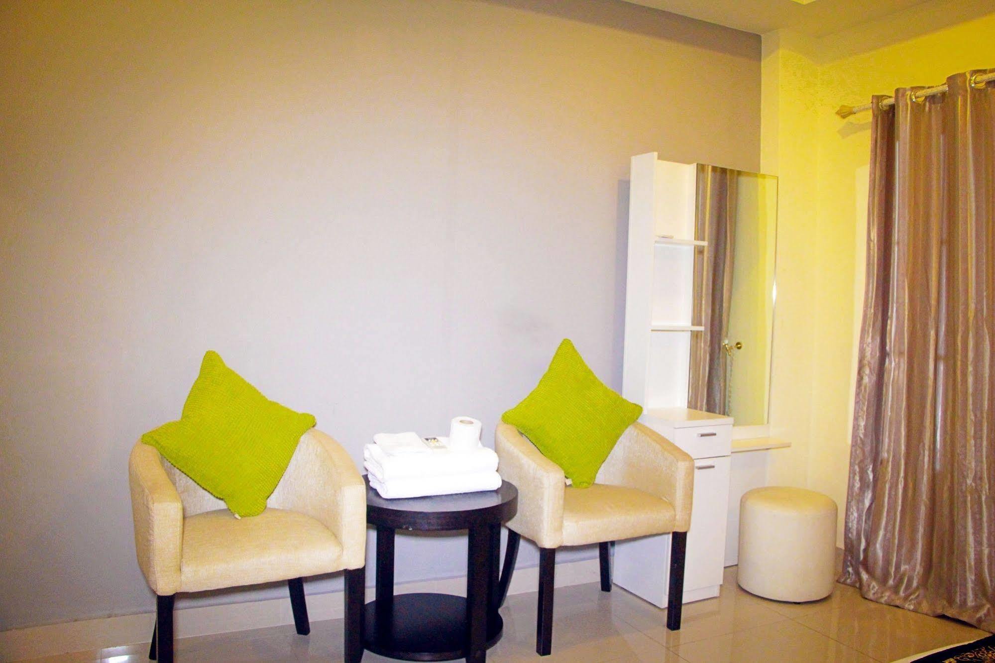 Royal Q & D Suites Pattaya Eksteriør billede