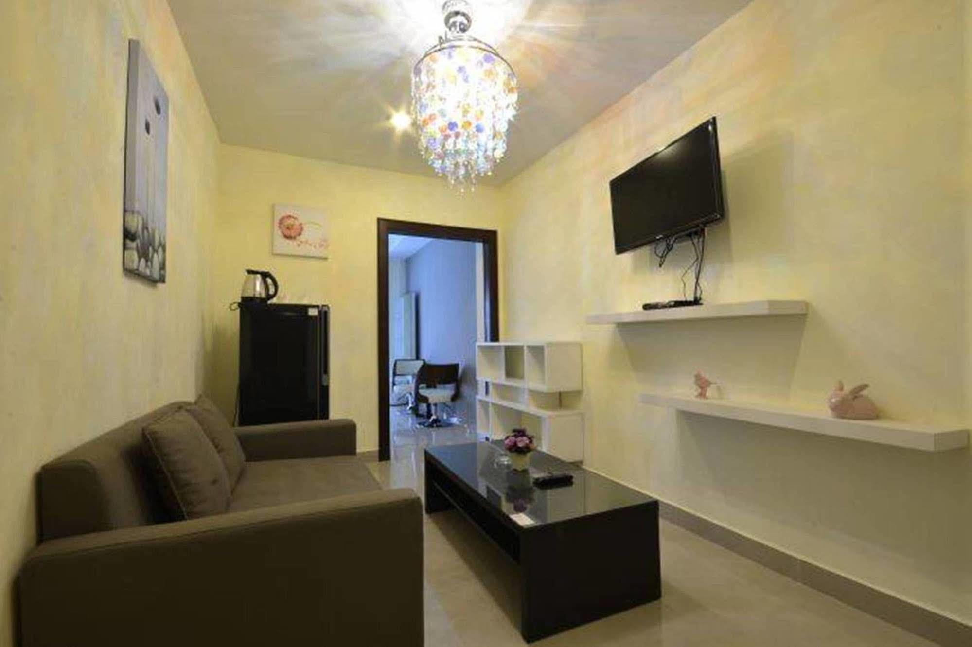 Royal Q & D Suites Pattaya Eksteriør billede