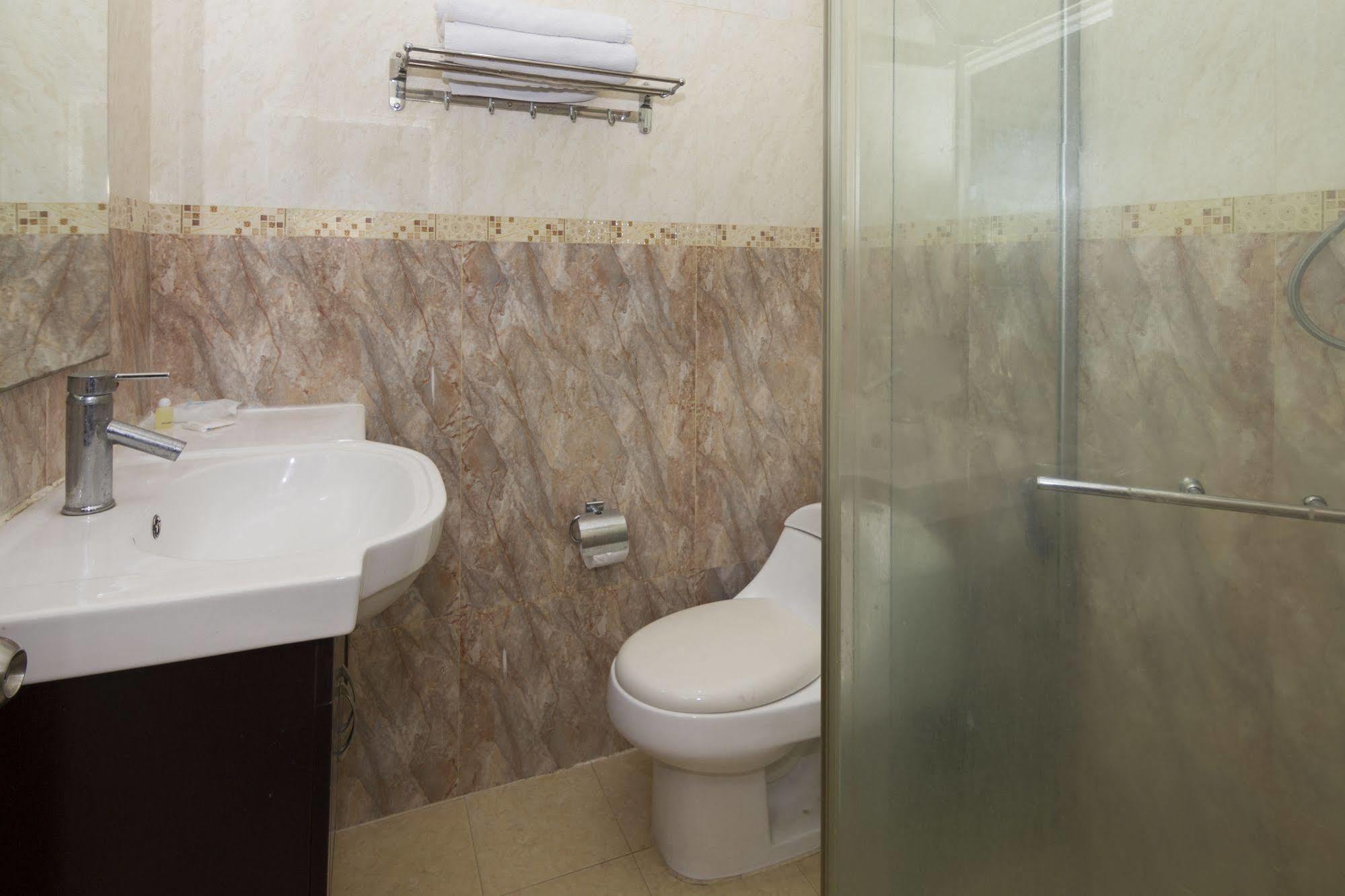 Royal Q & D Suites Pattaya Eksteriør billede