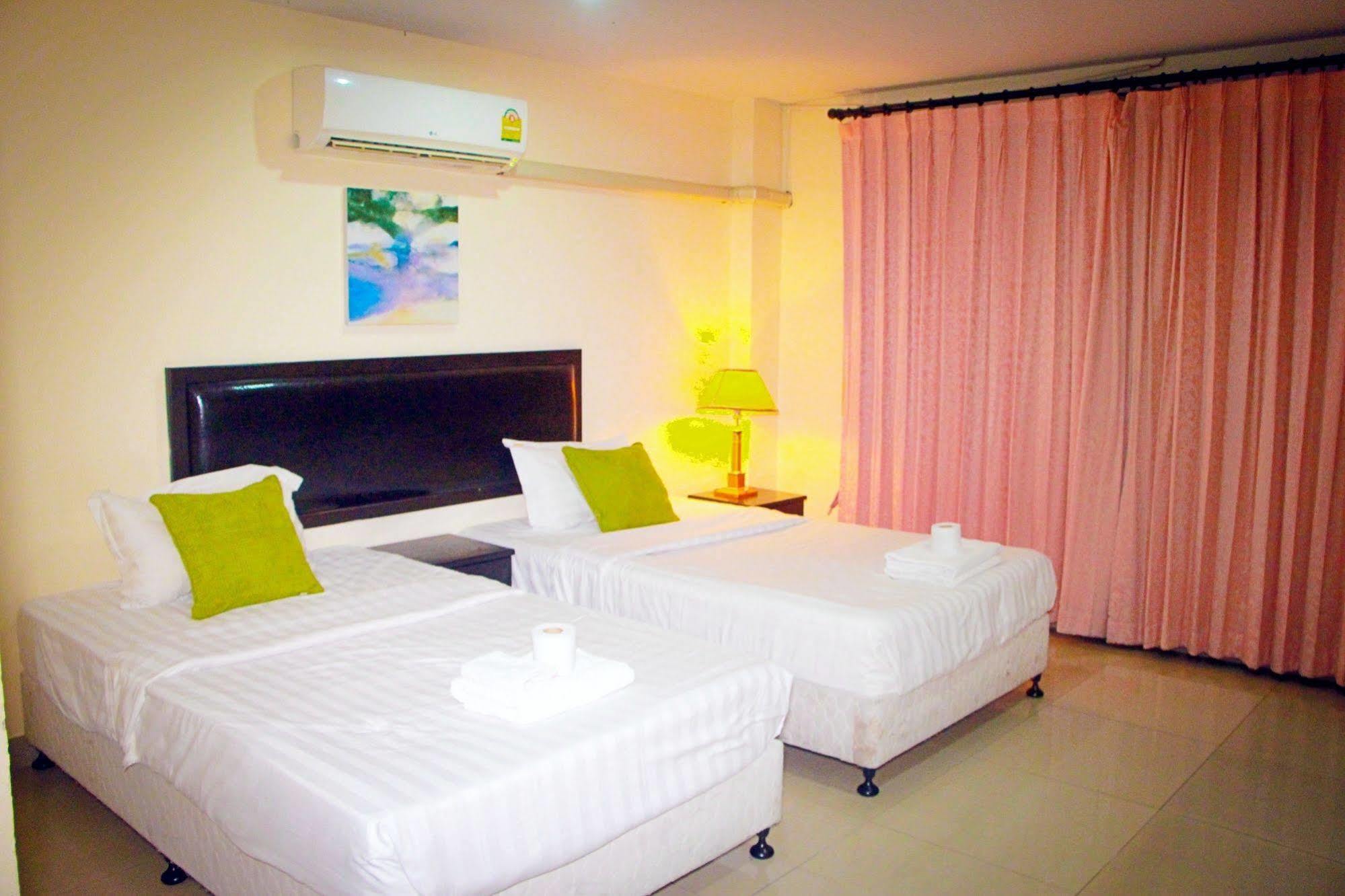 Royal Q & D Suites Pattaya Eksteriør billede