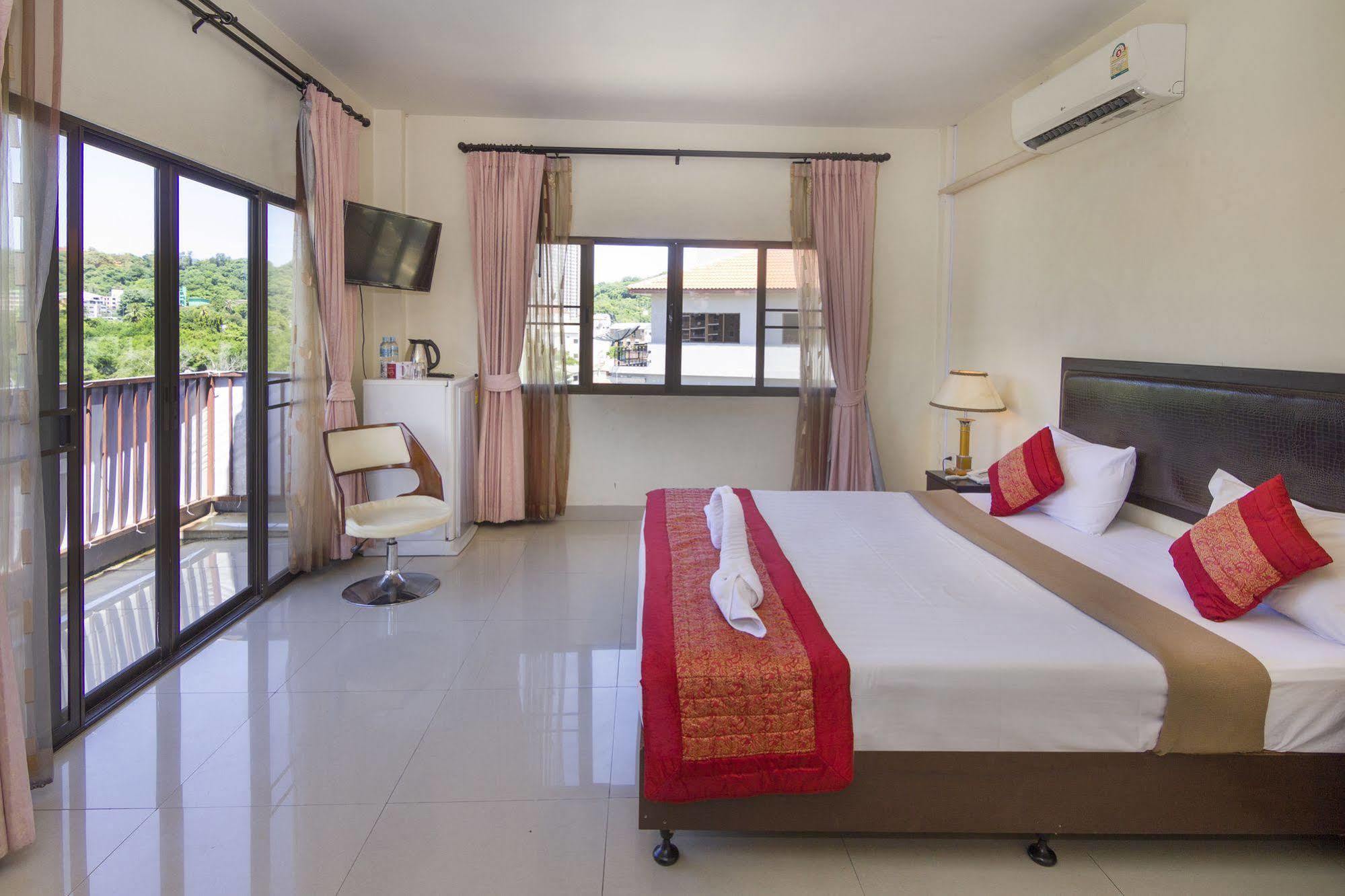 Royal Q & D Suites Pattaya Eksteriør billede