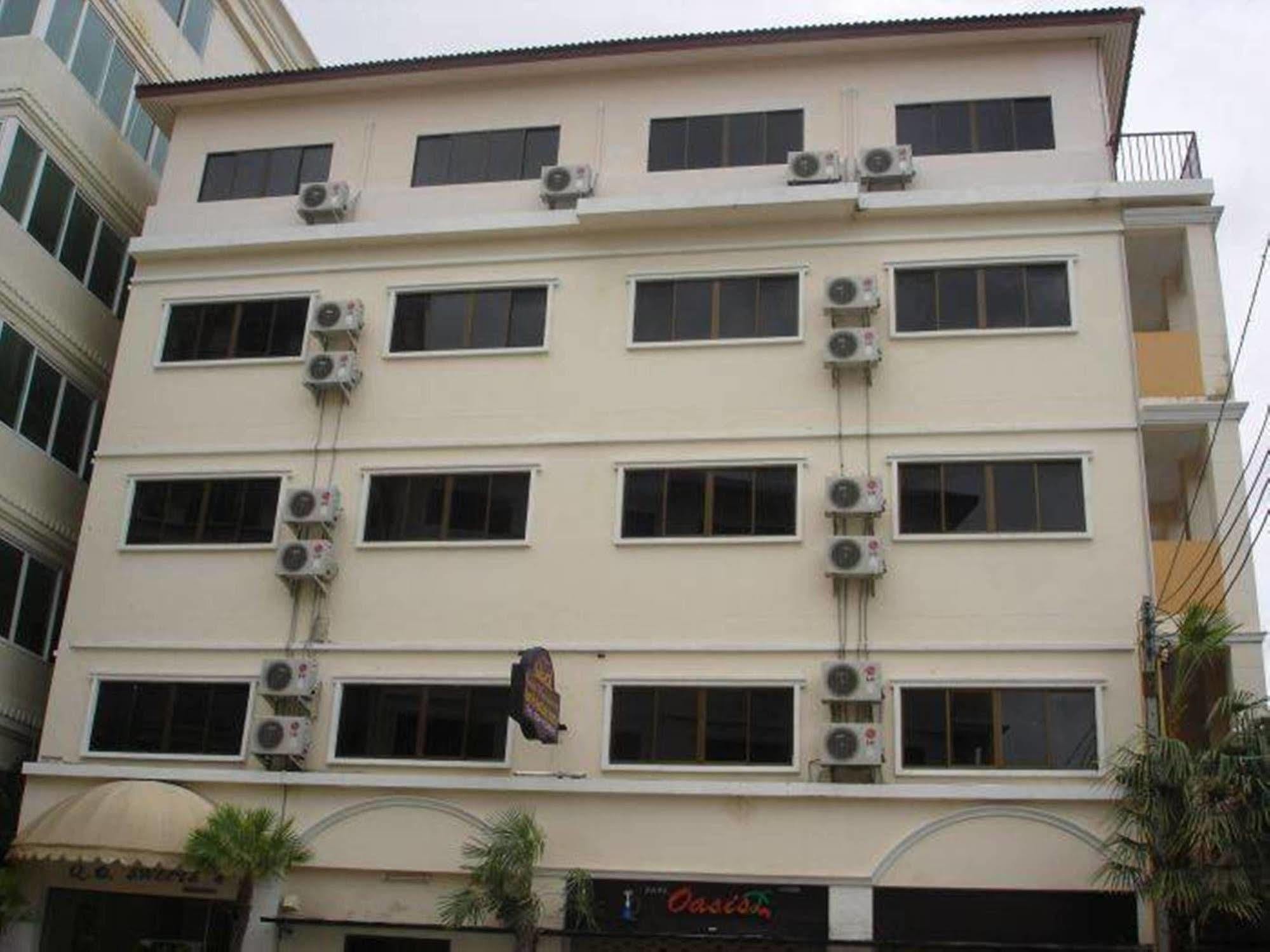 Royal Q & D Suites Pattaya Eksteriør billede