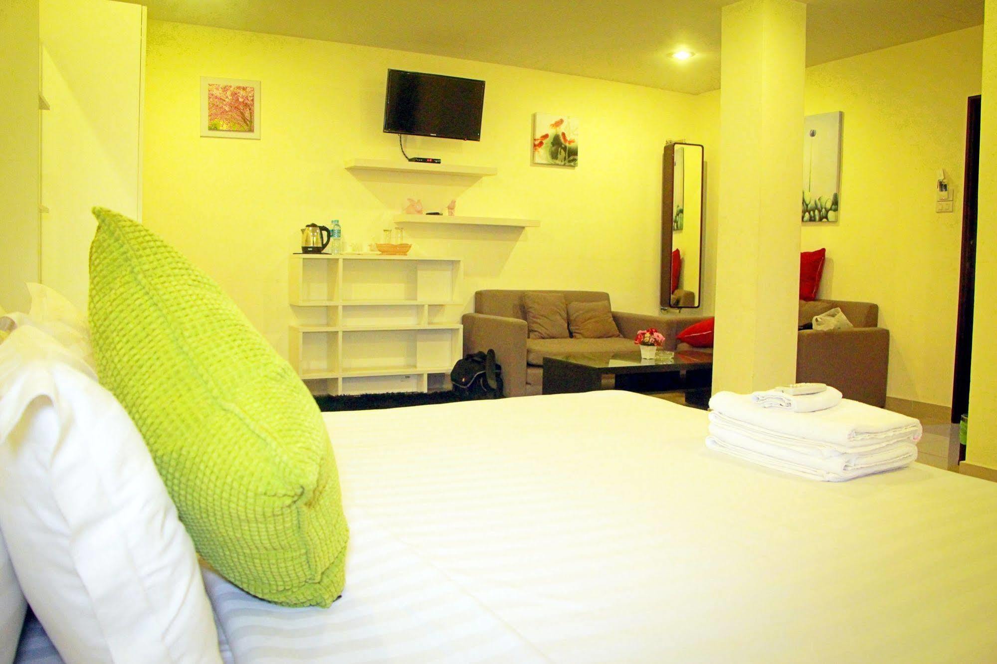 Royal Q & D Suites Pattaya Eksteriør billede