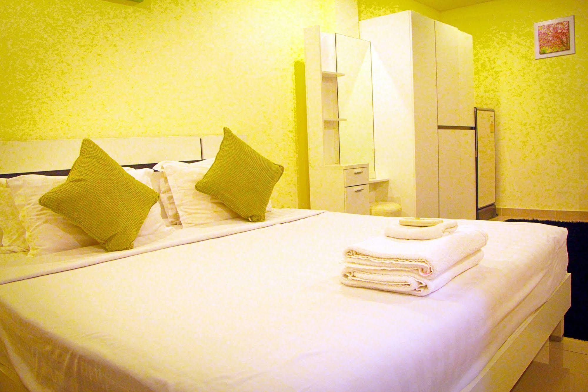 Royal Q & D Suites Pattaya Eksteriør billede